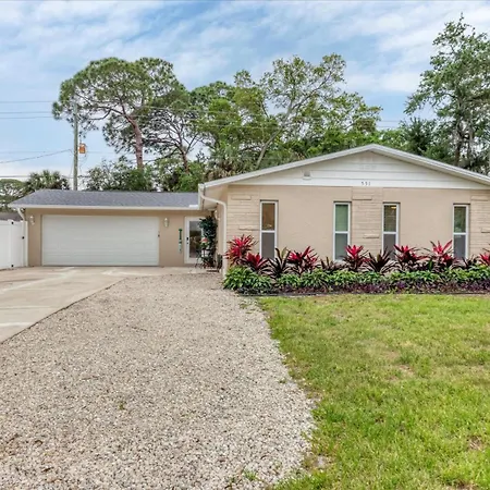Venice Adventure Retreat Near Beaches & Bike Path